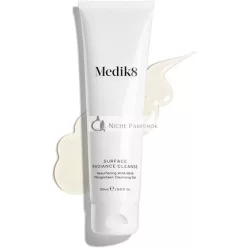   Medik8 Oberflächenstrahlende Reinigungswäsche mit Salicylsäure 150ml