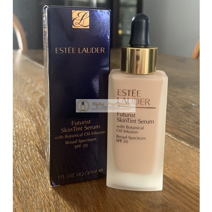 Estée Lauder Futurist SkinTint Szérum 1C1 Cool Bone SPF 20 Széles Spektrum Új