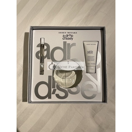 Issey Miyake A Drop D'Issey Ajándékcsomag 90ml Eau De Parfum Spray + 50ml Hidratáló Kézkrém + 10ml Eau De Parfum Táska Spray